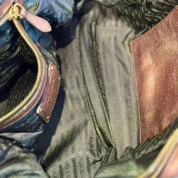 PRADA 🔥🔥Vintage Vitello Daino Shoulder Bag (Brown & Metallic Soft Leather) - Picture 8 of 16